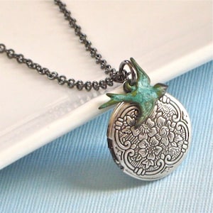 Kleine Medaillon Halskette, Vogel Schmuck, Natur Schmuck, Natur Halskette, Andenken Schmuck, Silber Medaillon, Vogel Halskette, Mädchen Medaillon, Geschenk