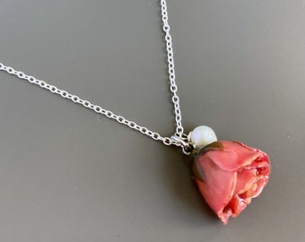 Real Rosebud Necklace - Pink Rose Necklace, Preserved Flower, Pearl, Botanical Jewelry, Gift for Woman, Birthday, Anniversary, Graduation