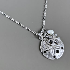 Small Sand Dollar Necklace -  Starfish Necklace, Silver Sand Dollar Necklace, Pearl Necklace, Ocean Jewelry, Beach Jewelry, Beach Wedding
