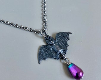 Small Black Bat Necklace - Bat Jewelry, Halloween Jewelry, Bird Jewelry, Nature Jewelry, Goth Necklace, Halloween Wedding, Gift for Woman