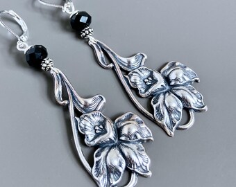 Orecchini lunghi a forma di fiore - Orecchini in argento e nero, gioielli naturali, gioielli botanici, regalo per donna, regalo floreale, gioielli floreali, regalo per moglie