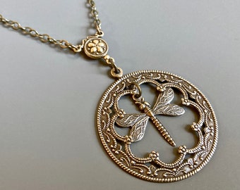 Messing Libellen Halskette - Libellen Schmuck, Natur Schmuck, Geschenk für Frau, Libellen Geschenk, Geburtstagsgeschenk, Brautjungfer Geschenk, Garten Schmuck