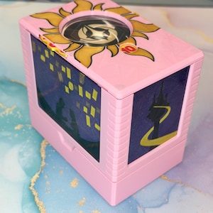 Blondie - Universal DeckDock - Tangled Inspired deck box with Counter and Token Tray for Lorcana and more