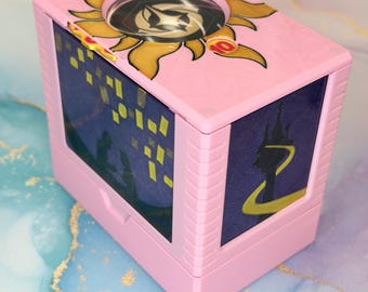 Blondie Universal DeckDock - Lorcana Deck Box with Lore Counter & Token Tray