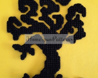 Plastic canvas digital pdf pattern Spooky scary silhouette tree magnet for Halloween fall autumn gift