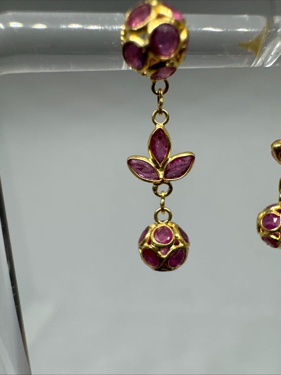 Gorgeous 18k Solid Yellow Gold Ruby Filigree Dang… - image 4