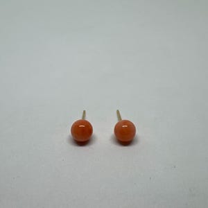 Gorgeous Vintage 6mm Pink Salmon Coral Bead 14K Yellow Gold Stud Earrings
