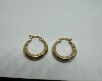 DN 14K Yellow Gold Ribbed Textured Hoop Earrings Pierced SIGNED 1.1 G