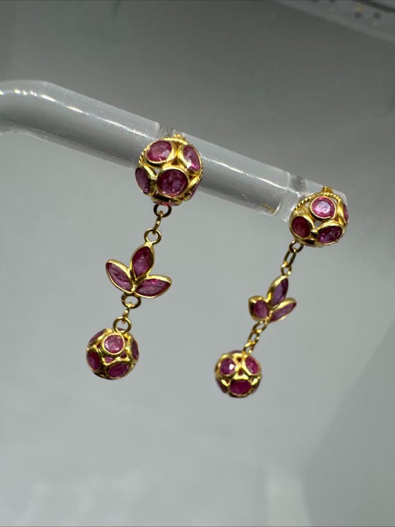 Gorgeous 18k Solid Yellow Gold Ruby Filigree Dang… - image 2