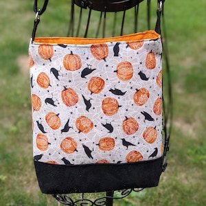 Pumpkin Raven Fall crossbody bag