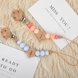 Customized Wooden Baby Binky Clip With Engraved Name, Handmade Personalized Dummy Clip for Newborns, Baby Shower Gift, Newborn Gifts.