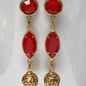 Vintage Red Glass Oval And Round Cabochon Prong Setting Dangle Bead Earrings,Vintage Gold Plated Filigree Bead,Gold Plated French Ear Wires