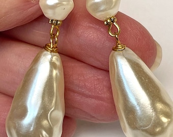 Vintage Japanese LUCITE FAUX PEARL White Teardrop Bead Dangle Drop Earrings , Gold Plated French Ear Wires Wedding Mothers Day Jewelry