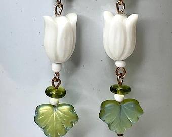Vintage Mother of Pearl TULIP FLOWER Bead Dangle Drop Earrings, Vintage German White Lucite Flower Beads,Green Iridescent Glass Leaves Beads
