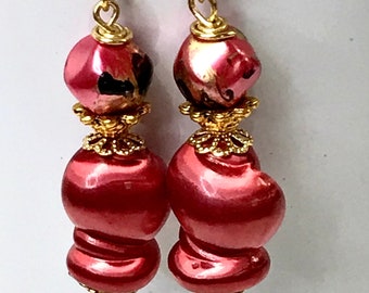 Vintage Japanese Lucite RARE IRIDESCENT Pink Twist Bead Dangle Earrings, Vintage Japanese Pink Black Gold Bead,Gold French Ear Wires