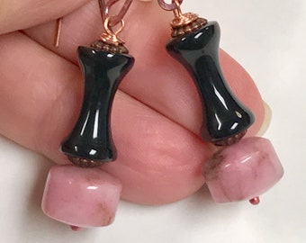 Vintage RHODONITE RARE BARREL Pink Black Bead Dangle Earrings,Carved Hourglass Black Onyx ,Handmade Rose Copper Ear Wires And Head Pins