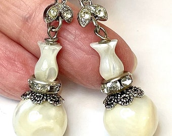 Vintage MOTHER OF PEARL Tulip Flower Bead Earrings Dangle , Mother Of Pearl,Vintage Rhinestone Beads,Bali Sterling Silver French Ear Wires