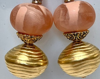 Vintage Gold LUCITE Swirled Shaped Bead Dangle Earrings,Vintage Pink Apricot Dusty Swirl Matte  Lucite Beads, Long Gold Plated  Ear Wires