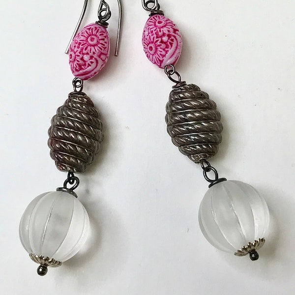 Vintage Japanese MOLDED LUCITE PINK Flower Bead Dangle Drop Earrings, Vintage White Lucite Melon Beads,Oxidized Silver Plated Ear Wires