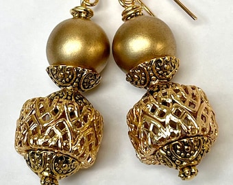 Vintage Japanese Gold Lucite Pearl Bead Dangle Earrings,Vintage Japanese Gold Filigree Barrel Beads,Gold Bead Caps,Gold Plated Ear Wires