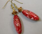 Vintage PICASSO Cherry RED GOLD Drizzle Japanese Lucite Oval Dangle Drop Bead Earrings, Vintage Gold Ruffled Abacus Bead - Hiiro Cherry