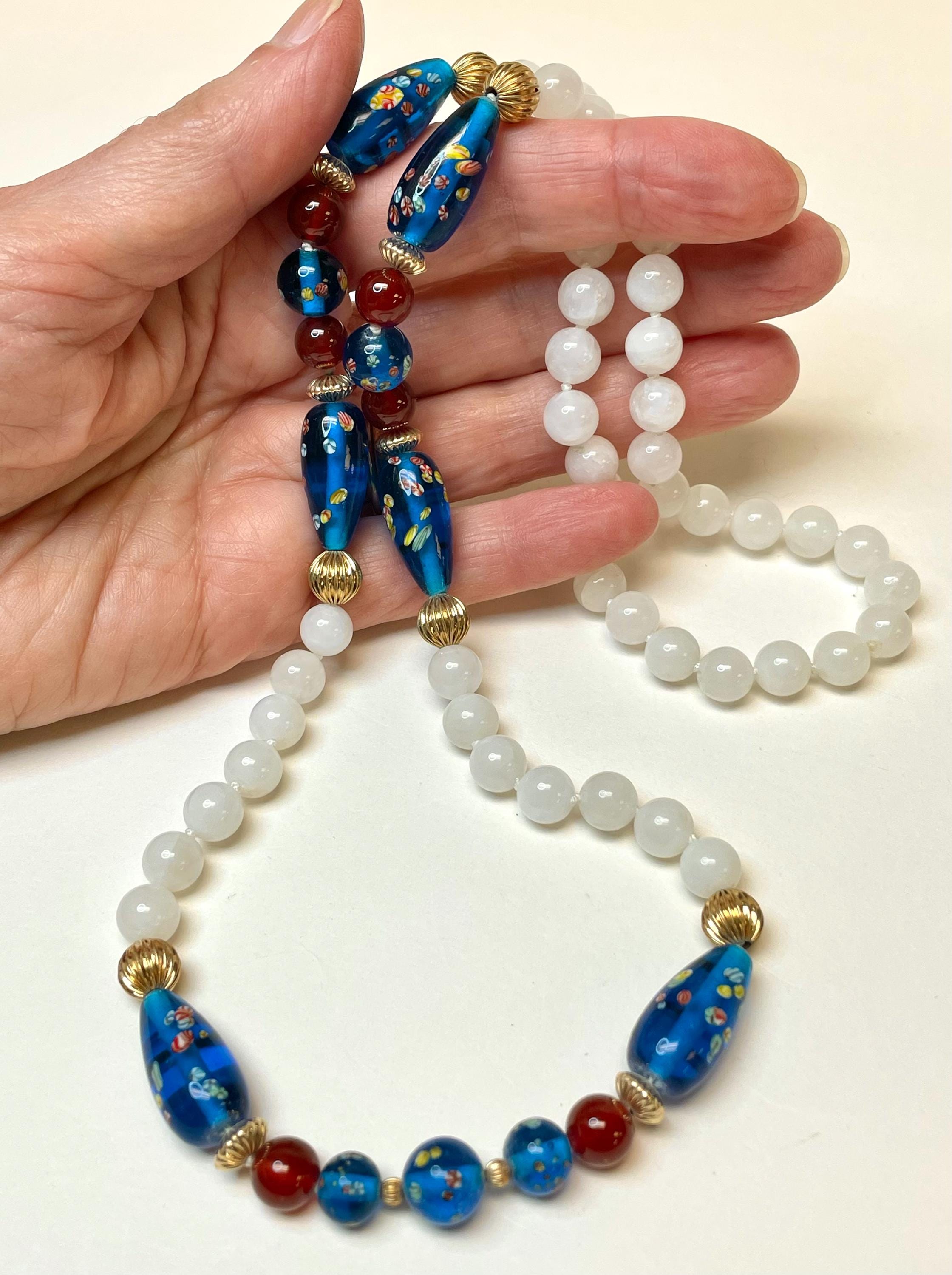 Vintage SCHNEEQUARZ Perle geknüpft Smithsonian Halskette, Vintage japanische Azurblau Millefiori Glas, Vintage Karneol Perlen, Gold gefüllte Perlen