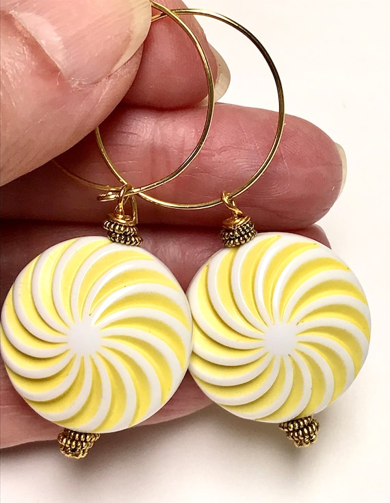 Vintage Italian Lucite Bead Retro YELLOW WHITE Spi