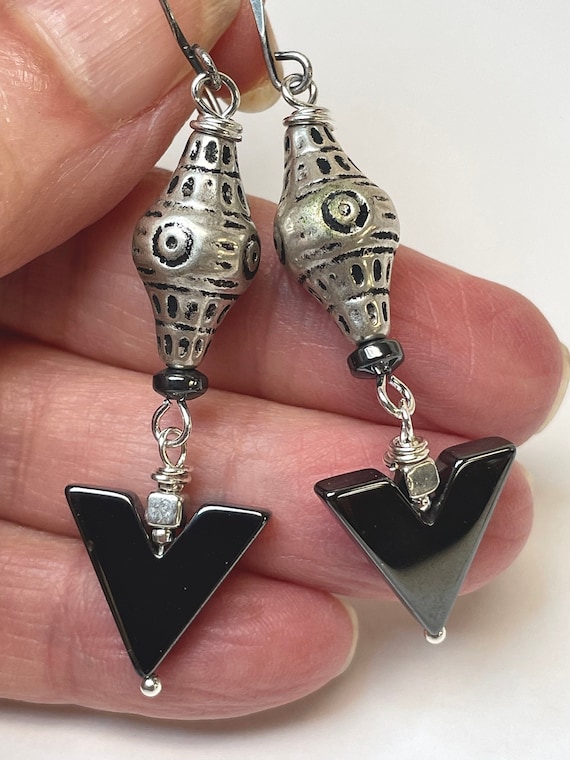 Vintage Hematite Triangular Long Bead Dangle Earr… - image 2