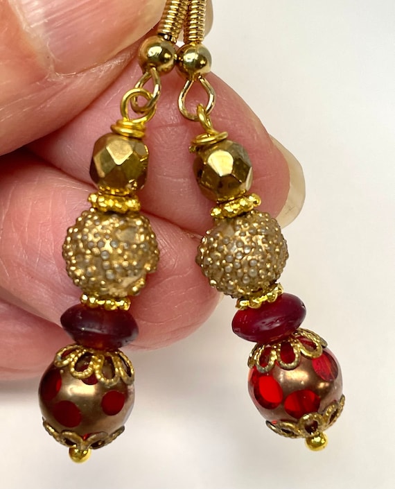 Vintage 1940 Red Gold Cathedral Glass Bead Drop E… - image 1