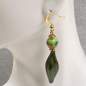 Vintage Japanese LIME GREEN Millefiori Glass Bead Dangle Drop Earrings, Vintage German Jade Green Lucite Beads,Gold Plated French Ear Wires image 5