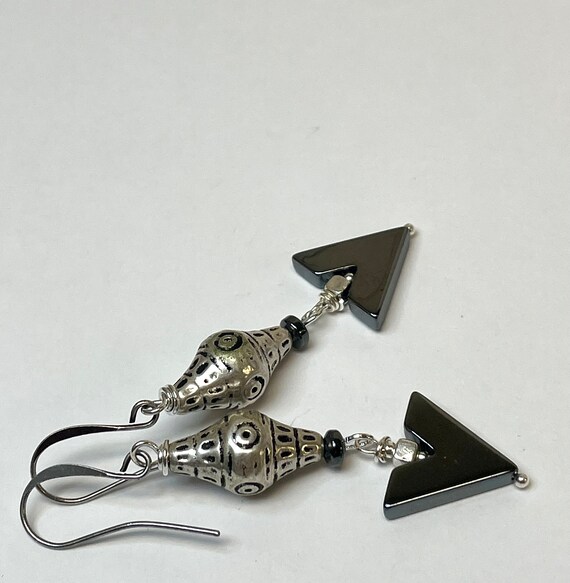 Vintage Hematite Triangular Long Bead Dangle Earr… - image 3