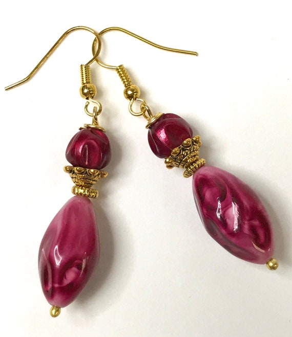 Vintage Japanese LUCITE BURGUNDY PINK Pinched Ova… - image 1