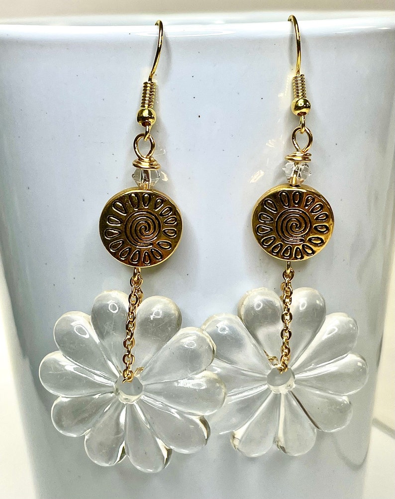 Vintage LUCITE FLOWER RETRO Clear Flat Bead Dangle Drop Earrings, Gold ...