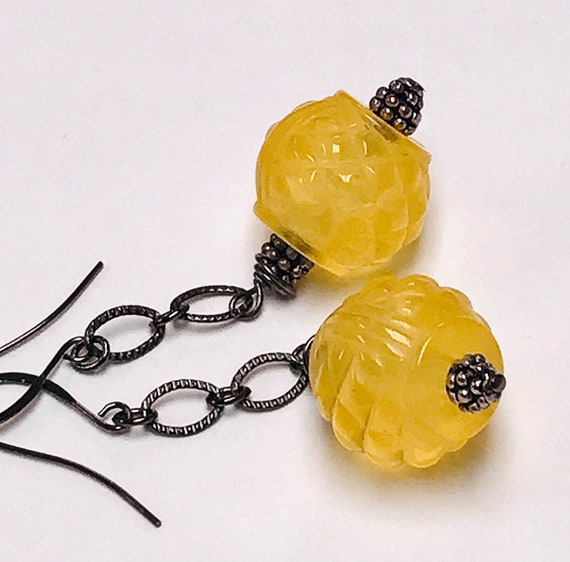 Vintage Japanese Lucite LEMON YELLOW LANTERN Bead… - image 5