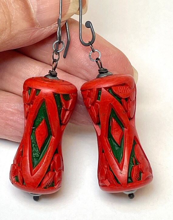 Vintage Chinese RED CINNABAR BARREL Long Beaded D… - image 5
