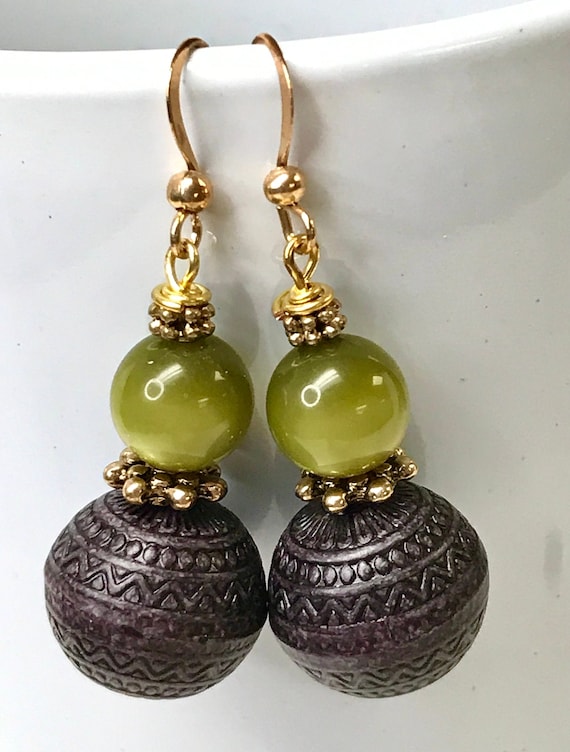 Vintage MOONGLOW Lucite JADE GREEN Bead Earrings … - image 1