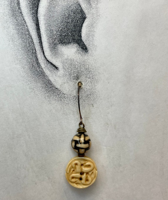 Vintage Chinese Carved BONE KNOT Bead Dangle Earr… - image 4