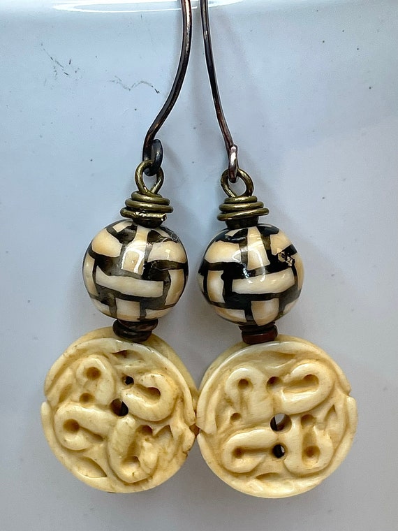 Vintage Chinese Carved BONE KNOT Bead Dangle Earr… - image 2