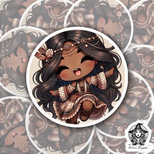 Boho Chibi Girl Aufkleber - Dunkelhäutige Hippie-Vibes mit Blumen- und Federstirnband - 3 ”Vinyl Aufkleber für Laptops, Journals, mehr