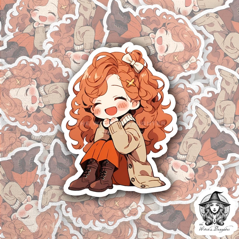 Puede incluir: Una pegatina con una ilustraci&oacute;n de dibujos animados de una ni&ntilde;a con el pelo largo y rizado rojo que lleva un jersey marr&oacute;n y pantalones naranjas. Est&aacute; sonriendo y tiene las manos juntas delante de ella. La pegatina est&aacute; sobre un fondo blanco.