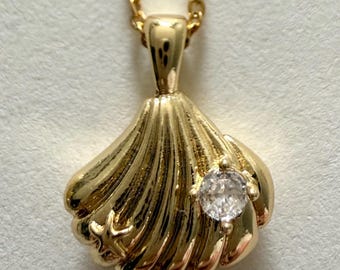 Gold Filled Vintage Inspired Shell Charm Necklace