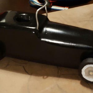 手作りの木製ナイトランプカー