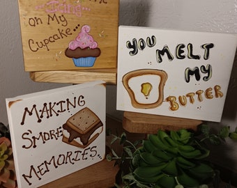 S'mores signs/ Kitchen signs/ Housewarming gifts/ Painted mini signs/ Tiered tray signs