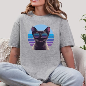 Cat T-Shirt, Cat Tee, Retro Cat T-Shirt, Animal Tee, Cat Lover Gift, Animal Lover Gift, Gift for Her, Cat Mum Tee, Retro T-Shirt, Cool Cat
