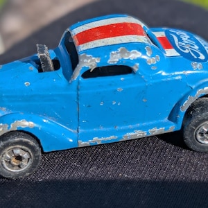 Hot Wheels Diecast Lot - 3 various vehicles included