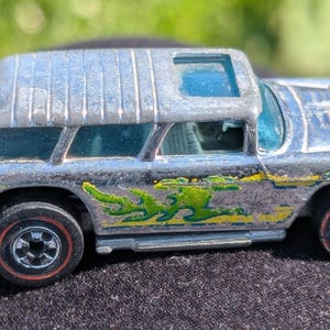 Hot Wheels Diecast Lot - 3 various vehicles included