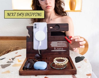 Christmas Gift, Custom Wooden Docking Station, Gift for Dad, Engraved Desk Organizer for Men, Charging Station for Boyfriend, Unique Gift