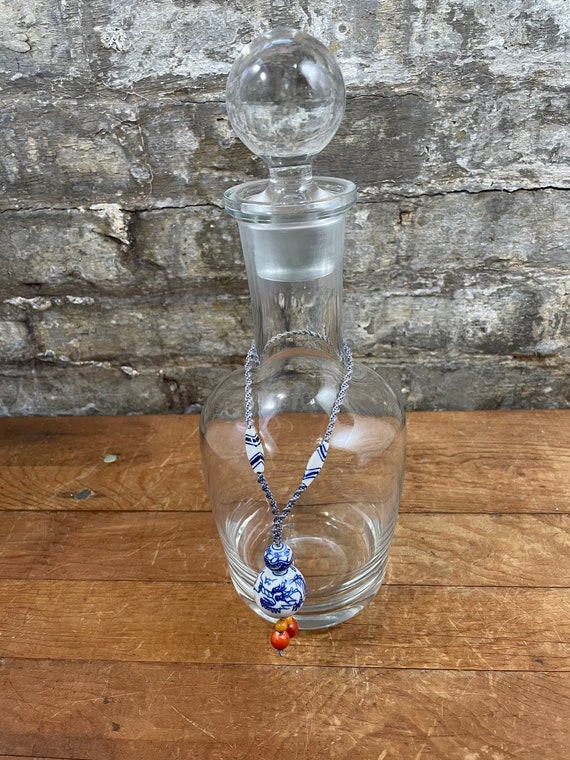 Kitchen & Dining Drink & Barware Glass Liquor Decanter with Spherical Stopper and Pretty Bottle