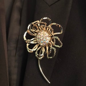 Aurora Borealis Rhinestone Gold-tone Flower Pin Brooch by Sarah Coventry