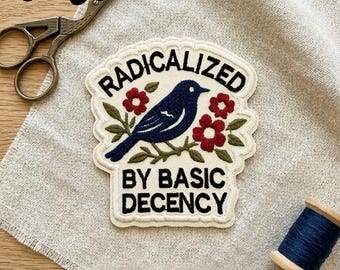Écusson brodé radicalisé par la décence basique, Manifestation politique militante pour l'égalité des droits humains féministe écussons brodés pour sacs à dos